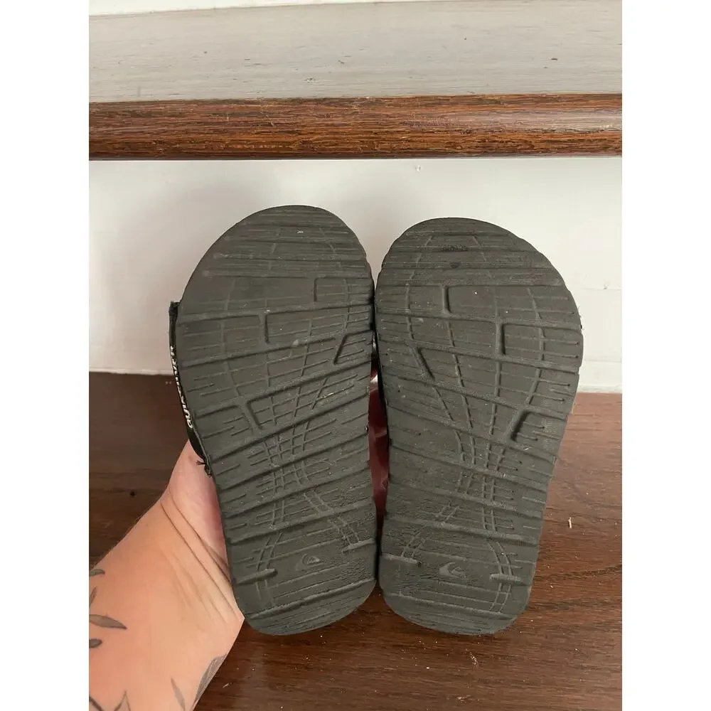Quiksilver black kids slides